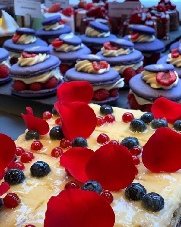 Online cake delivery Dubai