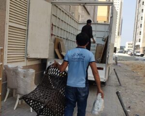 Al-Karama-Dubai-United-Arab-Emirates-نقل-أثاث-دبي-11